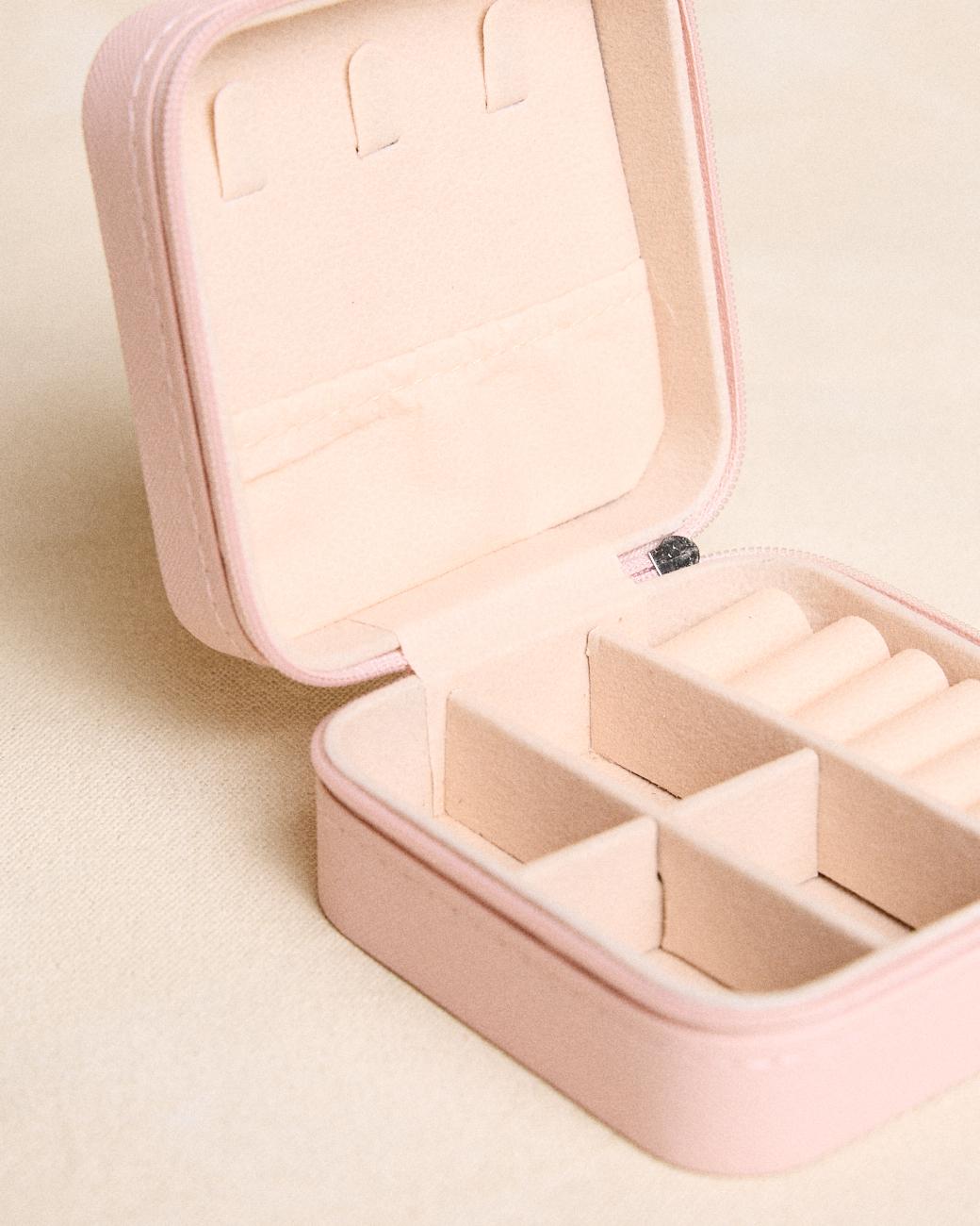 Fernia Square Jewelry Box