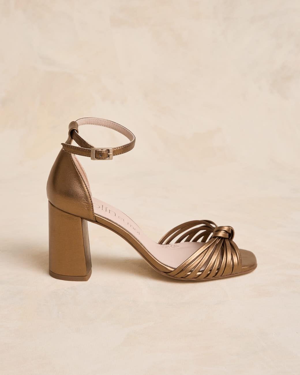 Clotis Knot Sandal