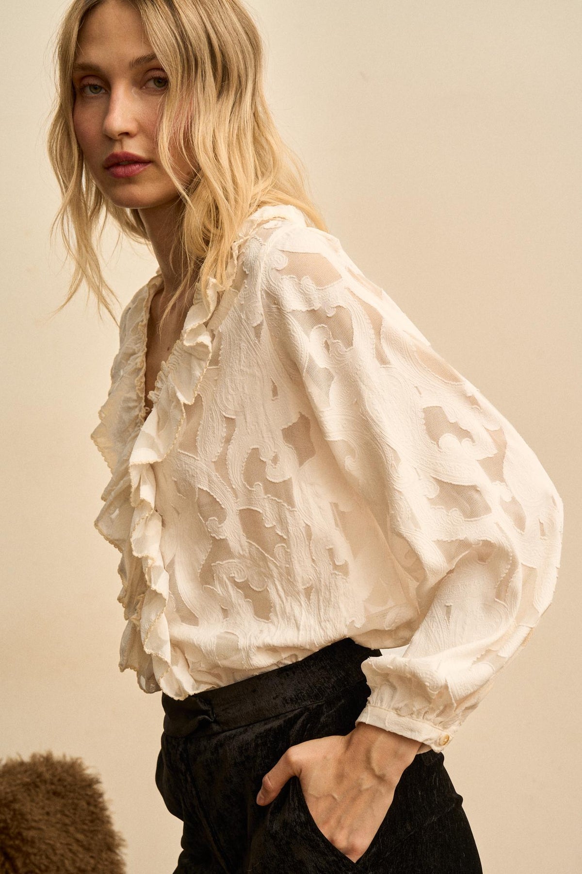 Émiliane Lace Ruffle Blouse