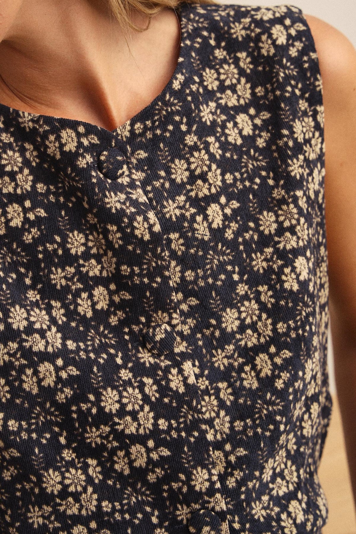 Abeny Flowers Vest