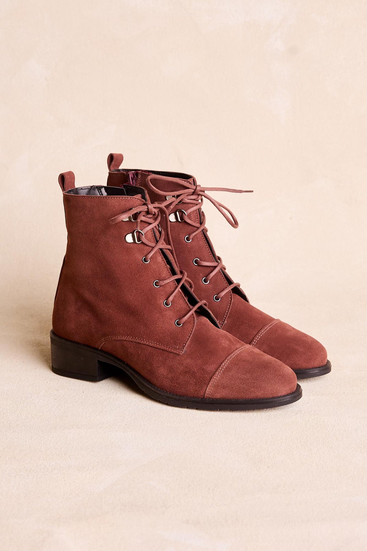 Lace-up Ankle Boot Alisa