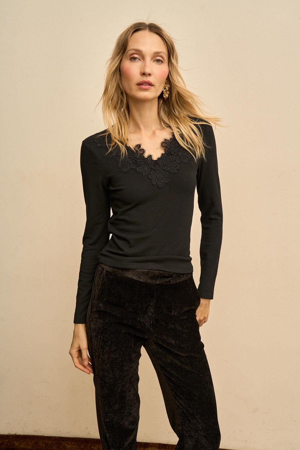 Éliora Floral Lace Top