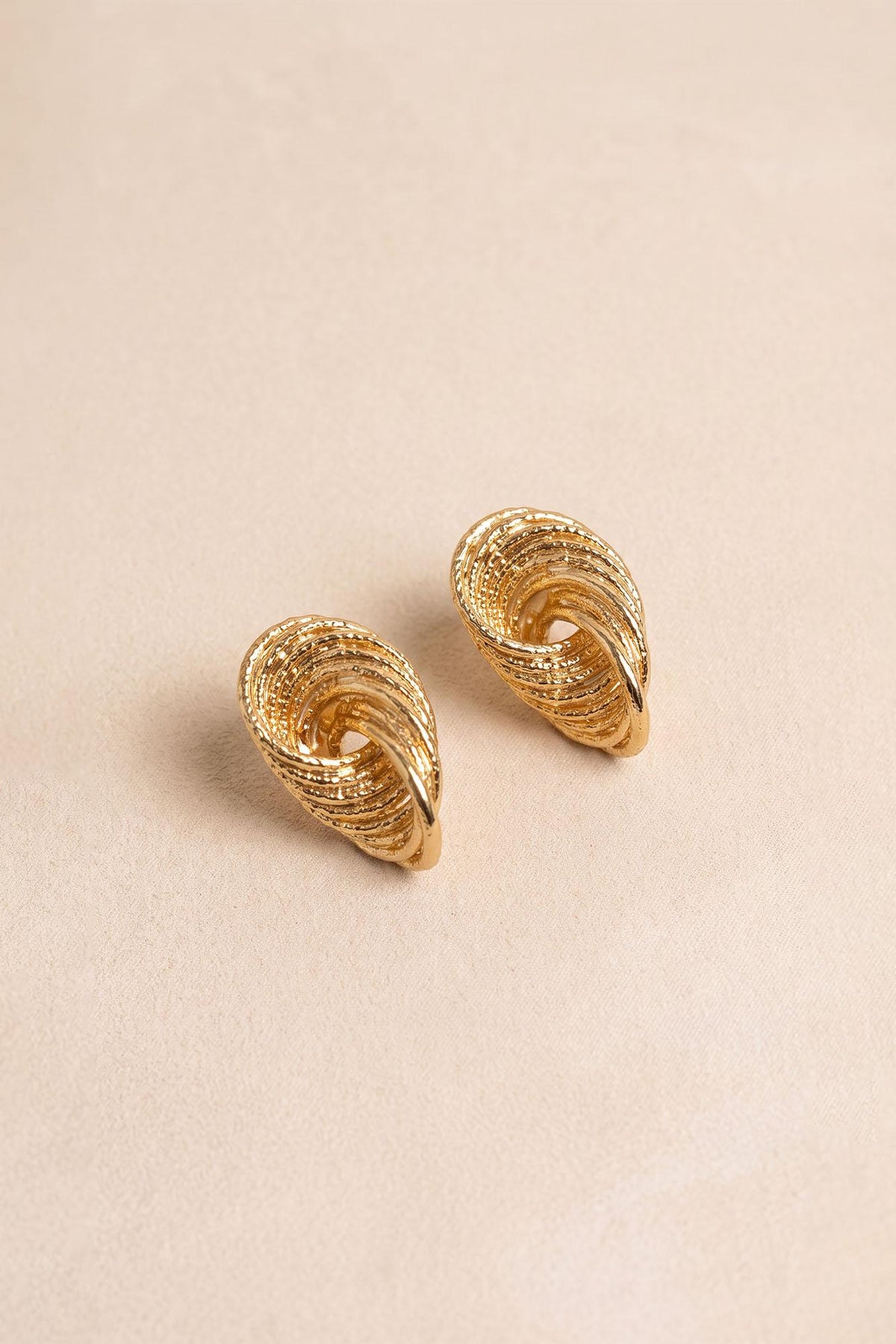 Lola Knot Earring