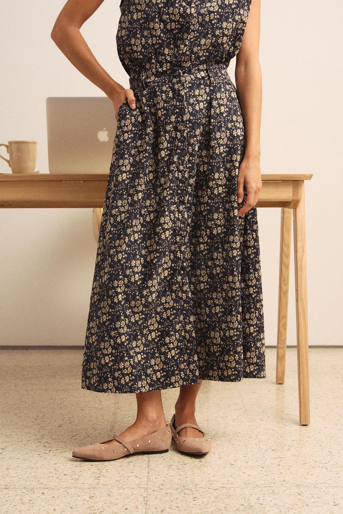 Abeny Flowers Midi Skirt