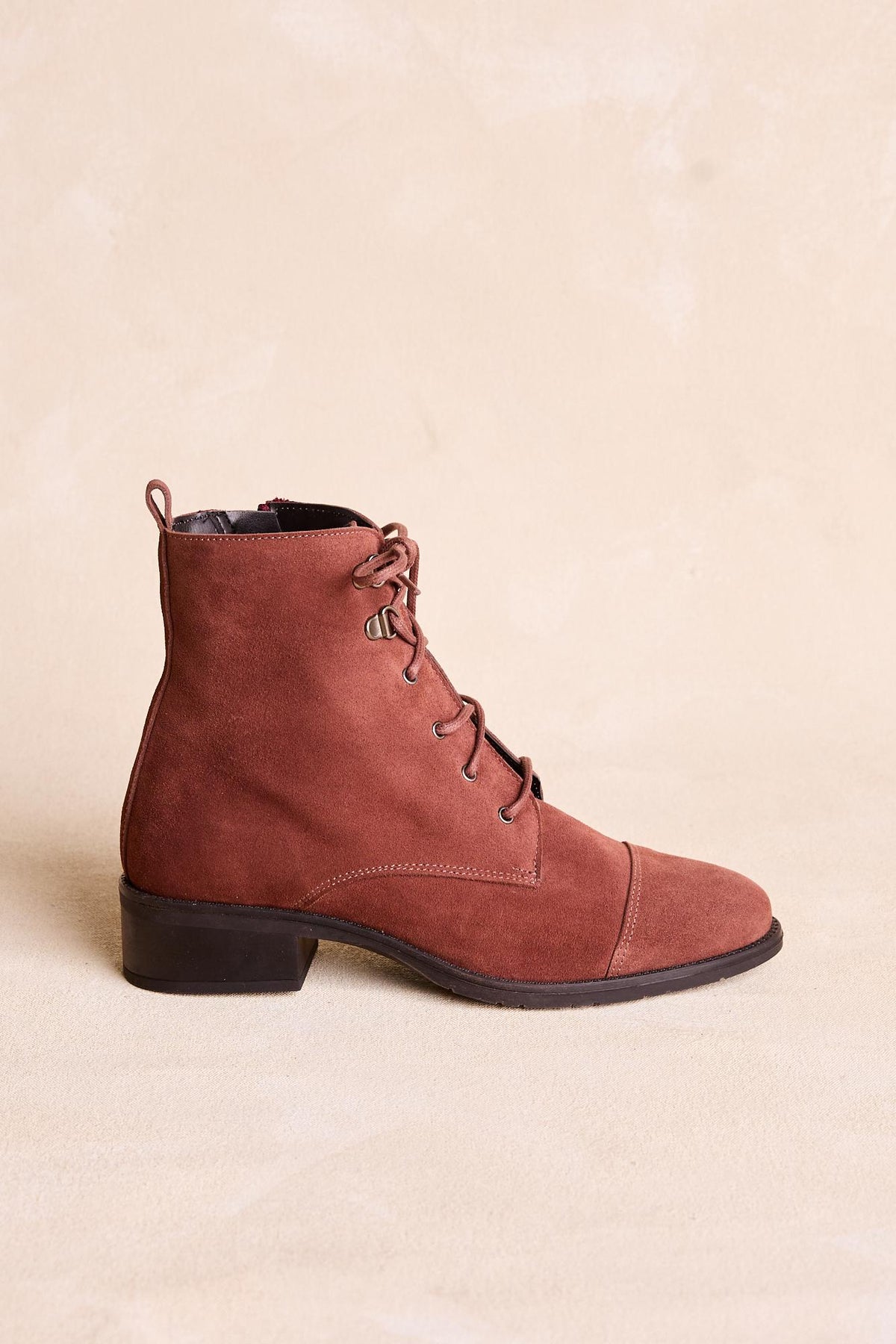 Lace-up Ankle Boot Alisa