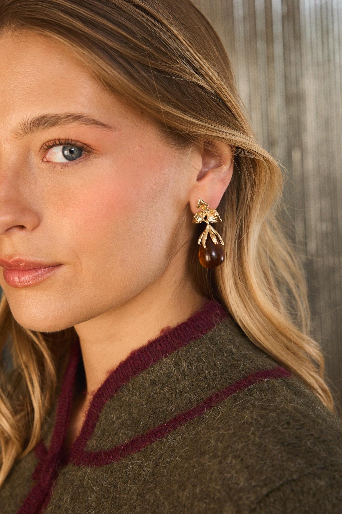 Gold Earring with Tortoiseshell