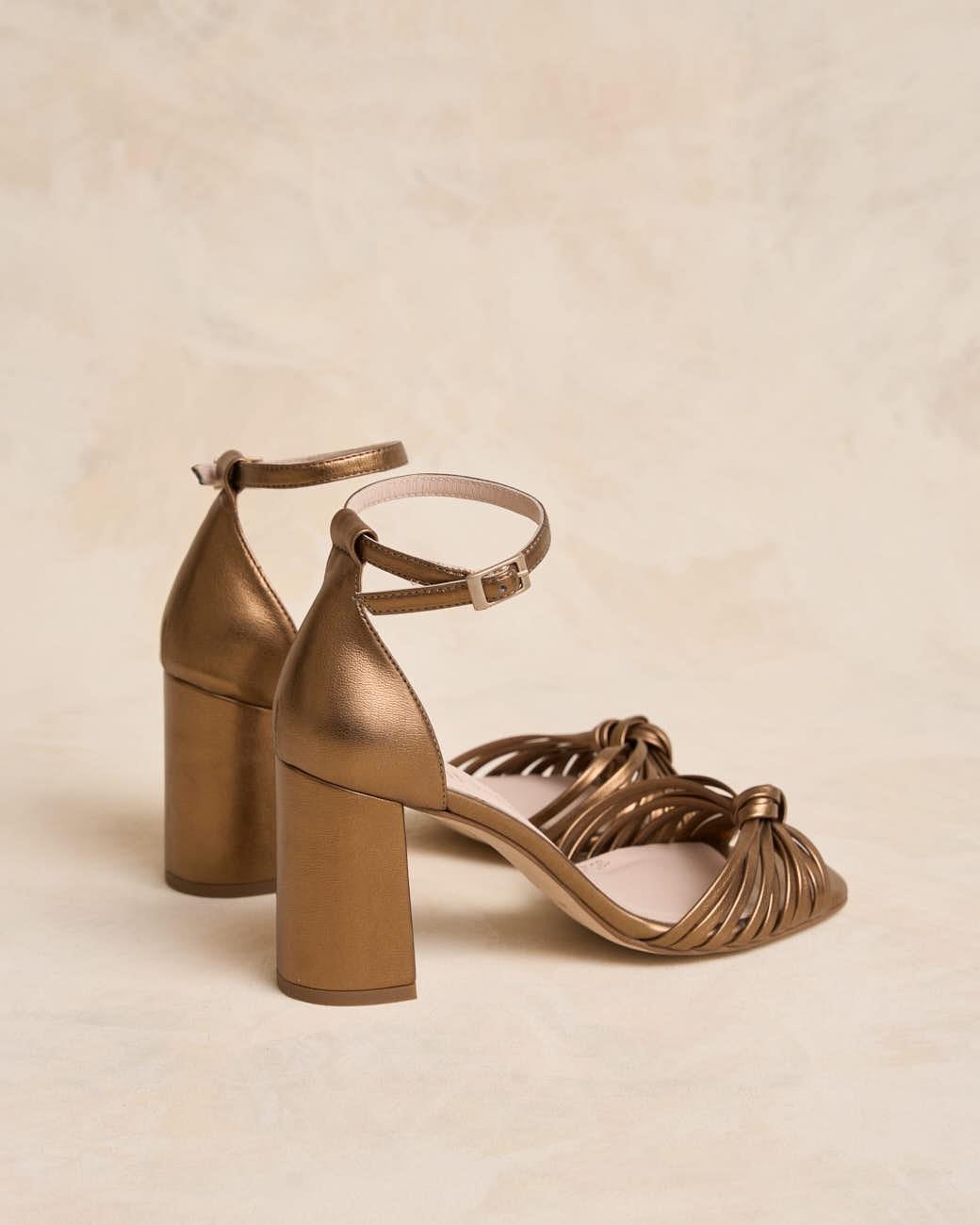 Clotis Knot Sandal