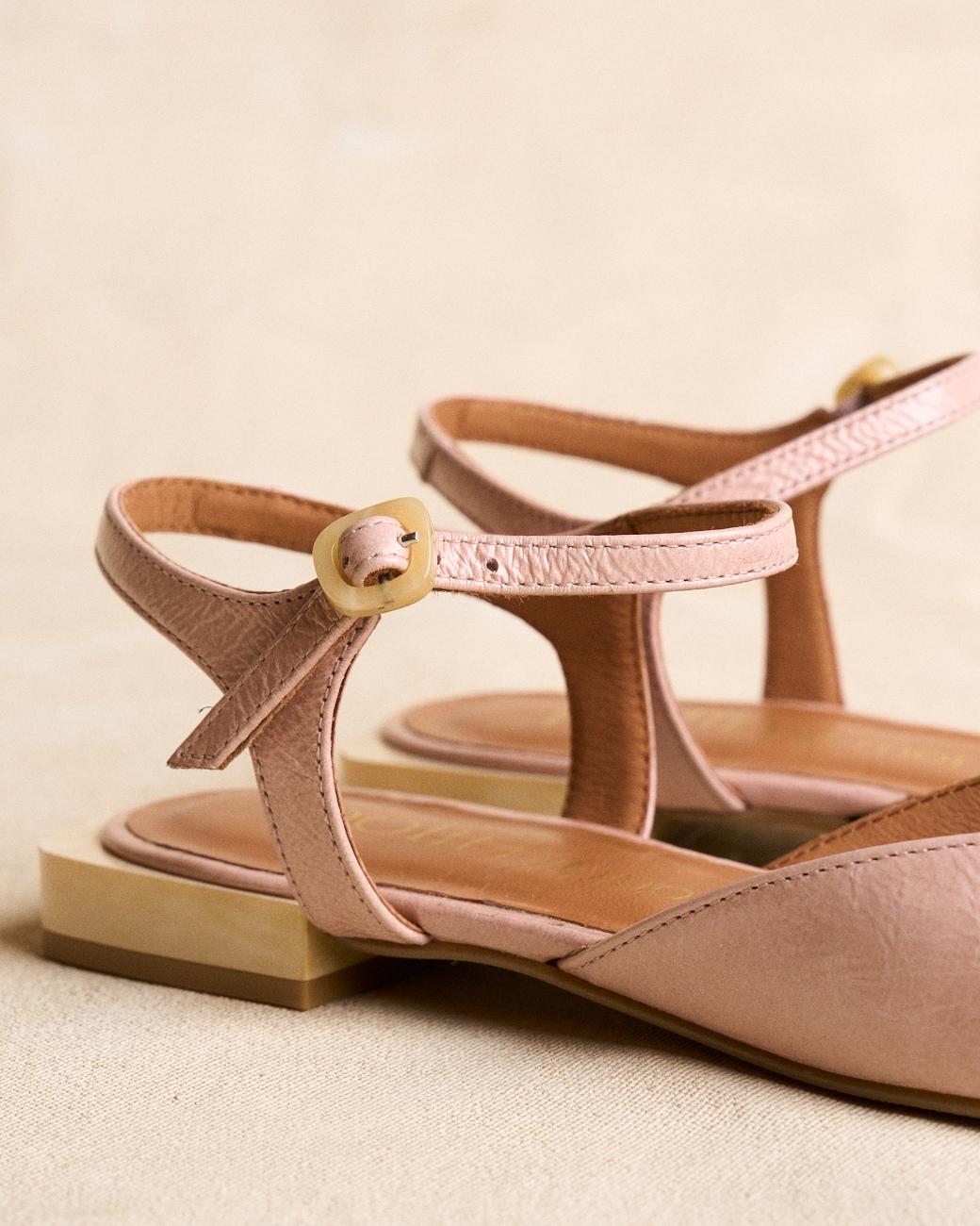 Makeup Shoe Ada