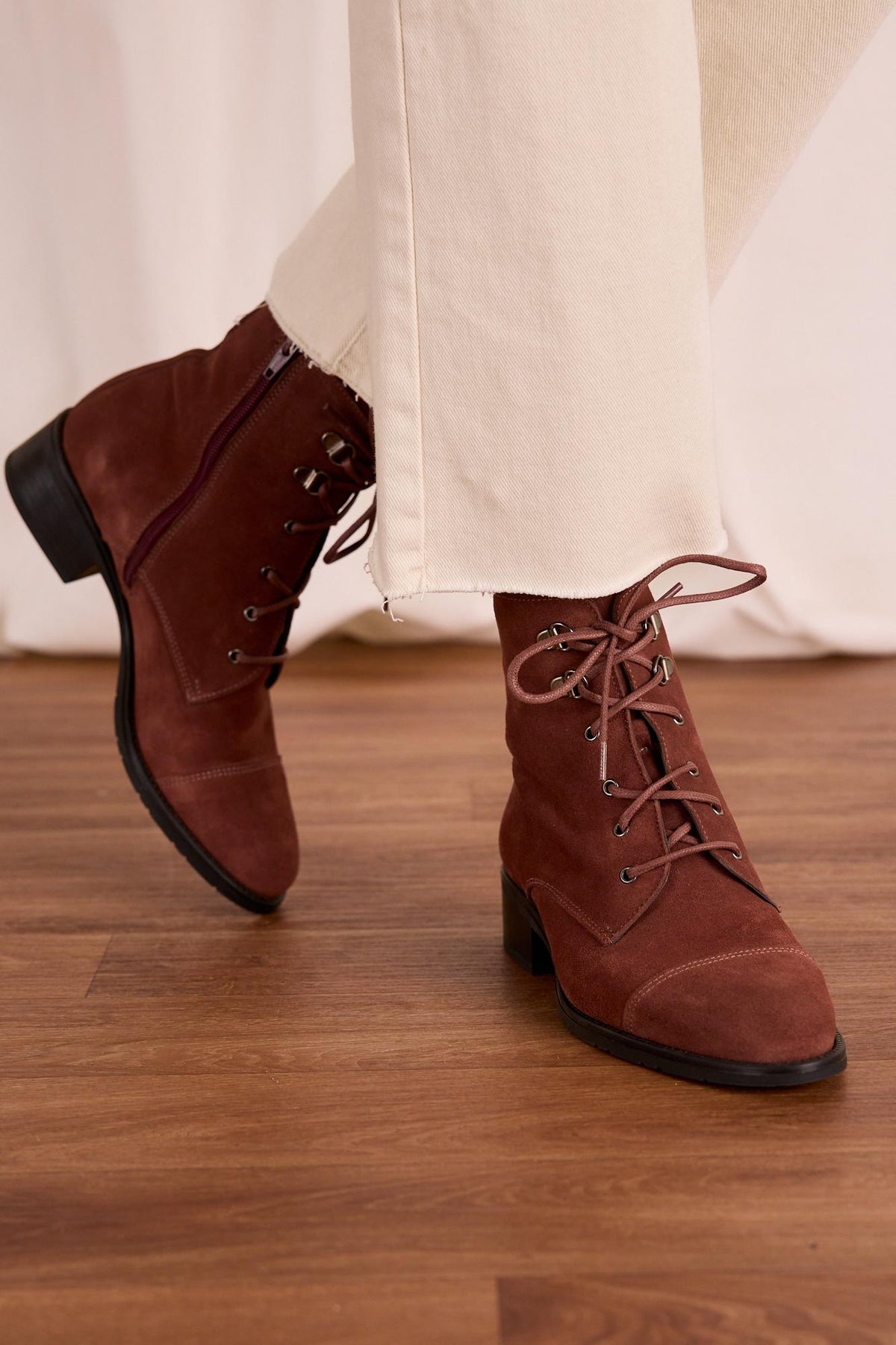 Lace-up Ankle Boot Alisa